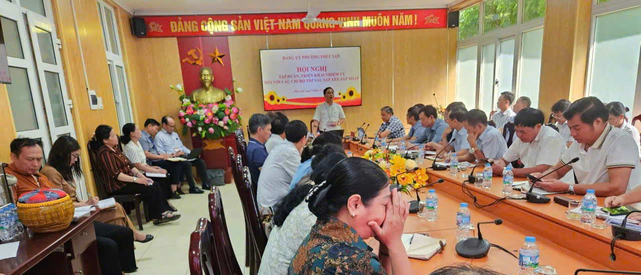Phường Phúc Lợi thống nhất quy trình, nâng cao năng lực chi bộ tổ dân phố sau sắp xếp