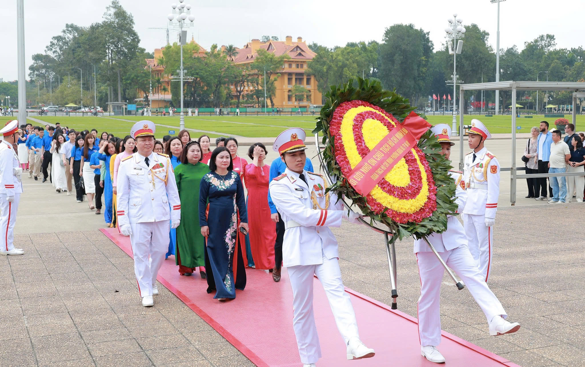 Tuổi trẻ phường Nghĩa Đô báo công dâng Bác, lan tỏa khát vọng cống hiến nhân kỷ niệm 95 năm Ngày thành lập Đoàn