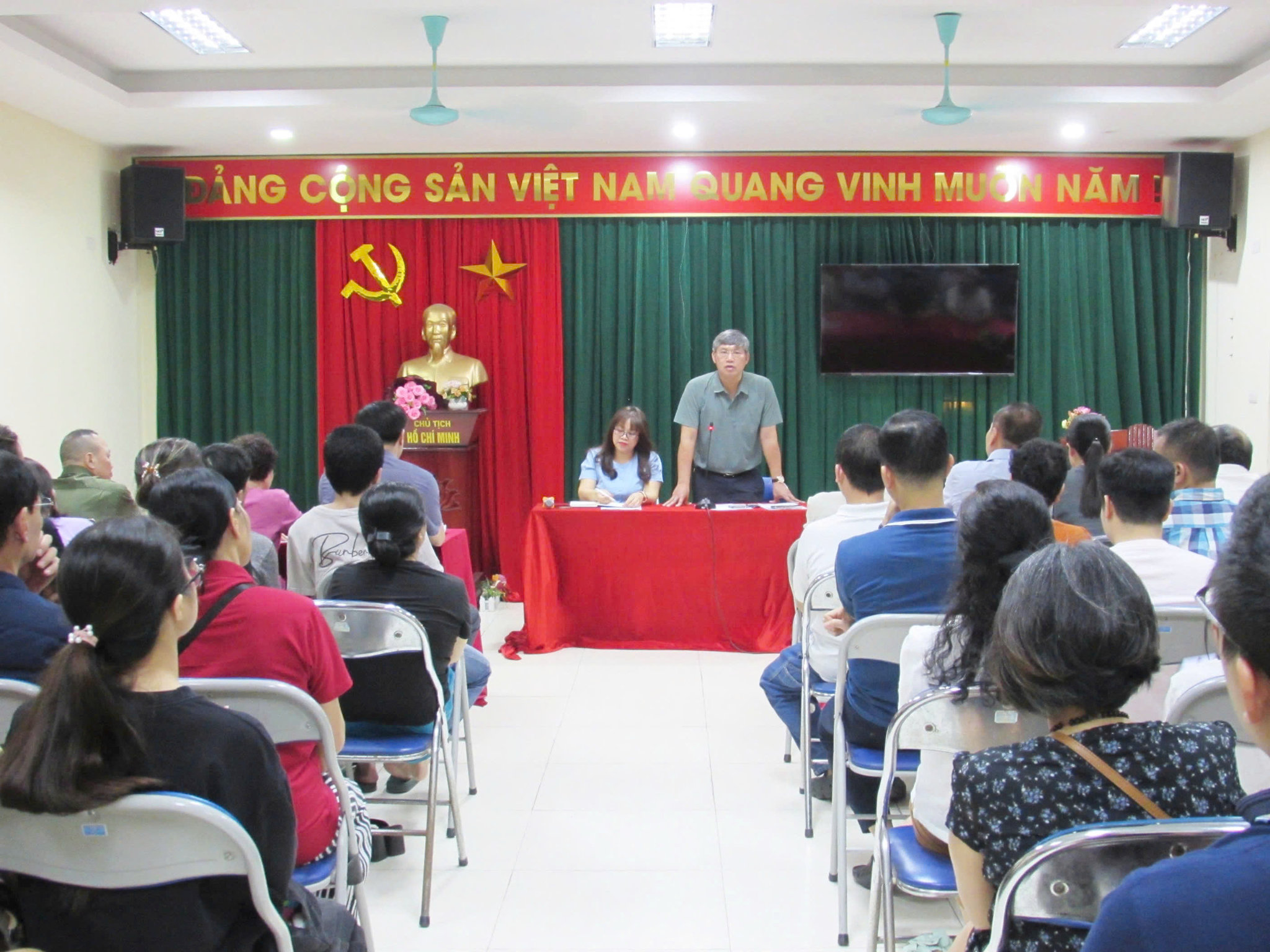 Phường Hồng Hà đối thoại trực tiếp với người dân, tháo gỡ vướng mắc giải phóng mặt bằng dự án cầu Trần Hưng Đạo