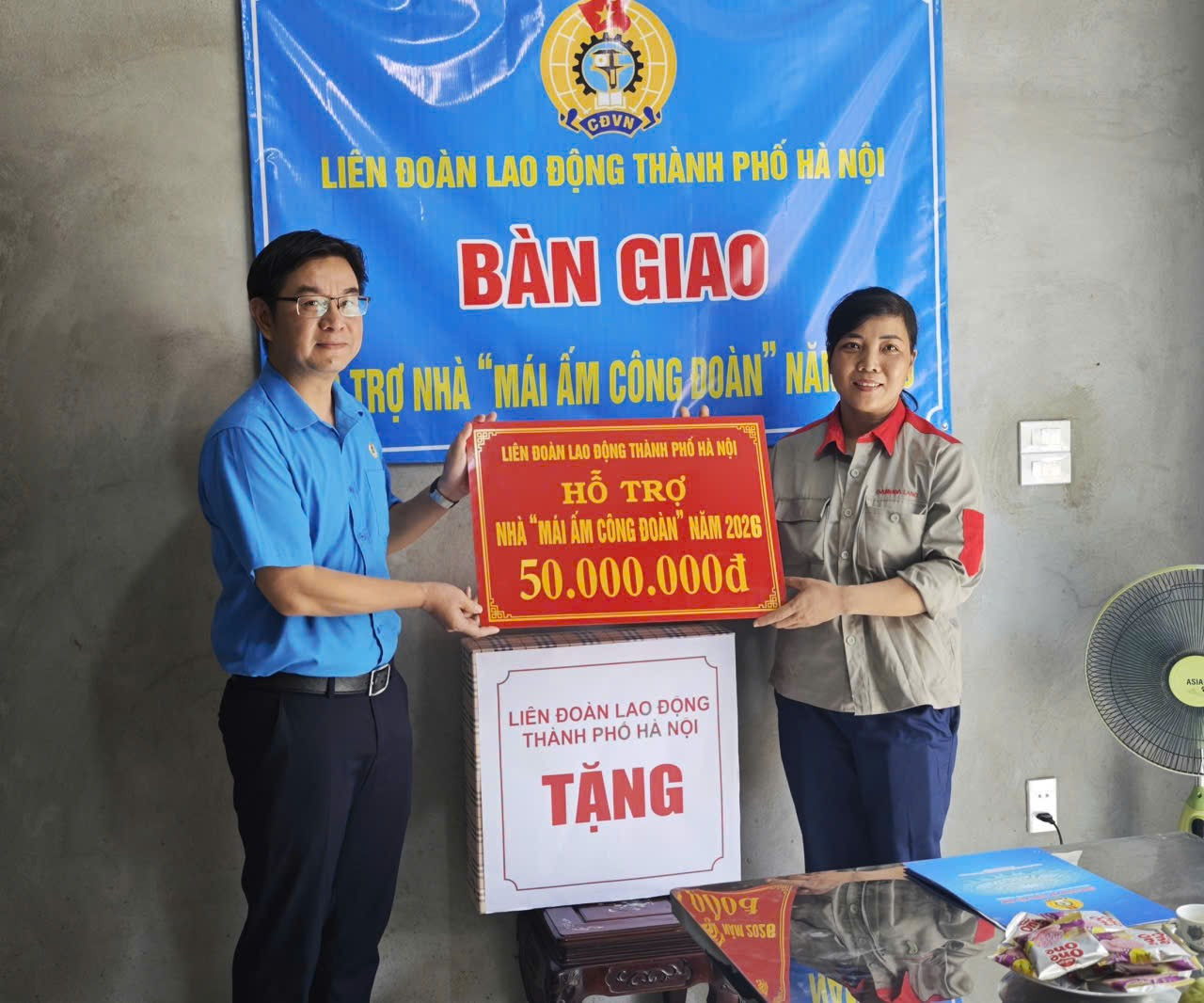 Trao Mái ấm Công đoàn cho công nhân có hoàn cảnh khó khăn
