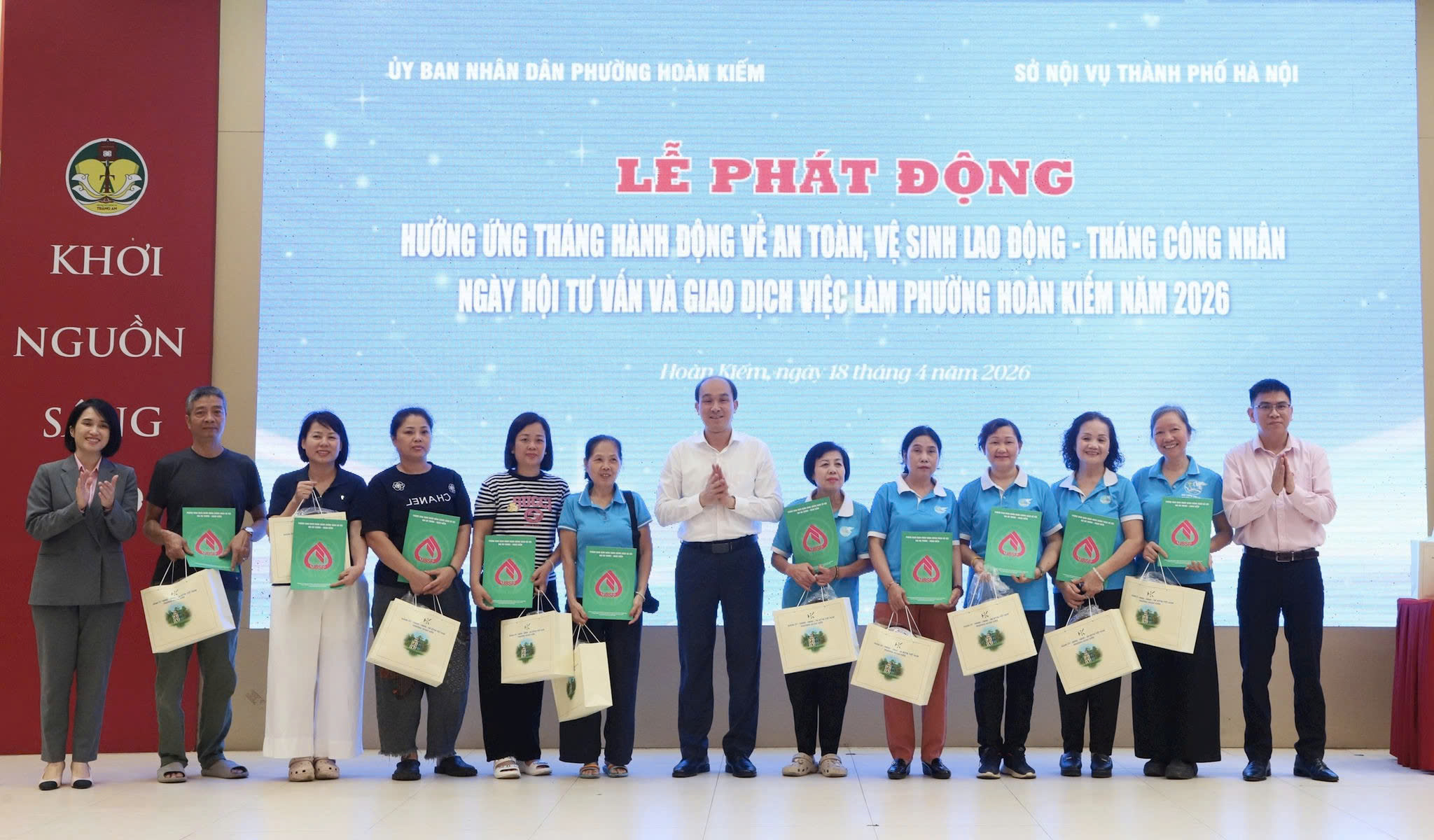 Phường Hoàn Kiếm: Gần 1.500 cơ hội việc làm được kết nối qua mô hình “Điểm kết nối việc làm số”