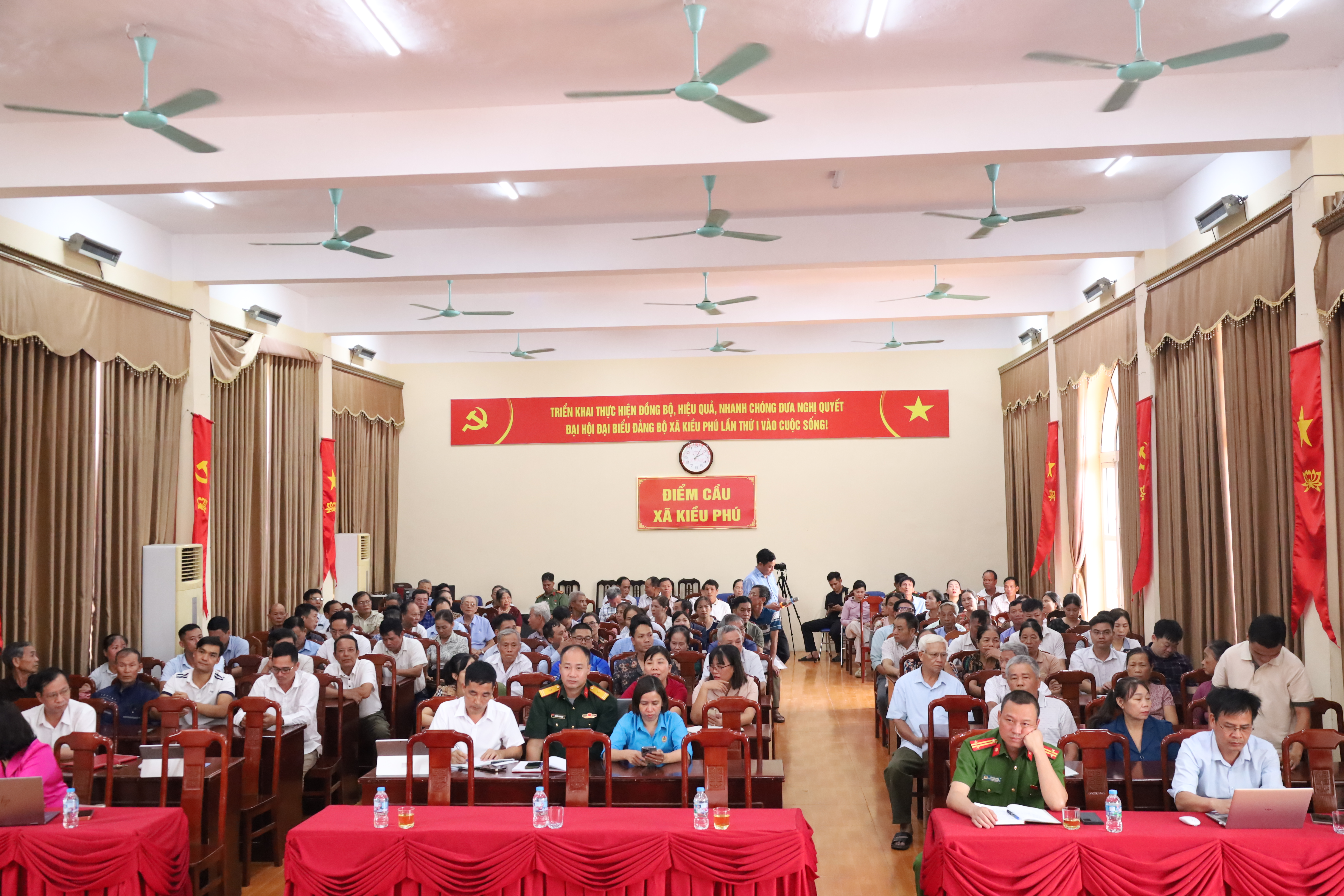 Xã Kiều Phú tăng cường đối thoại hành chính, tháo gỡ vướng mắc thủ tục cho người dân