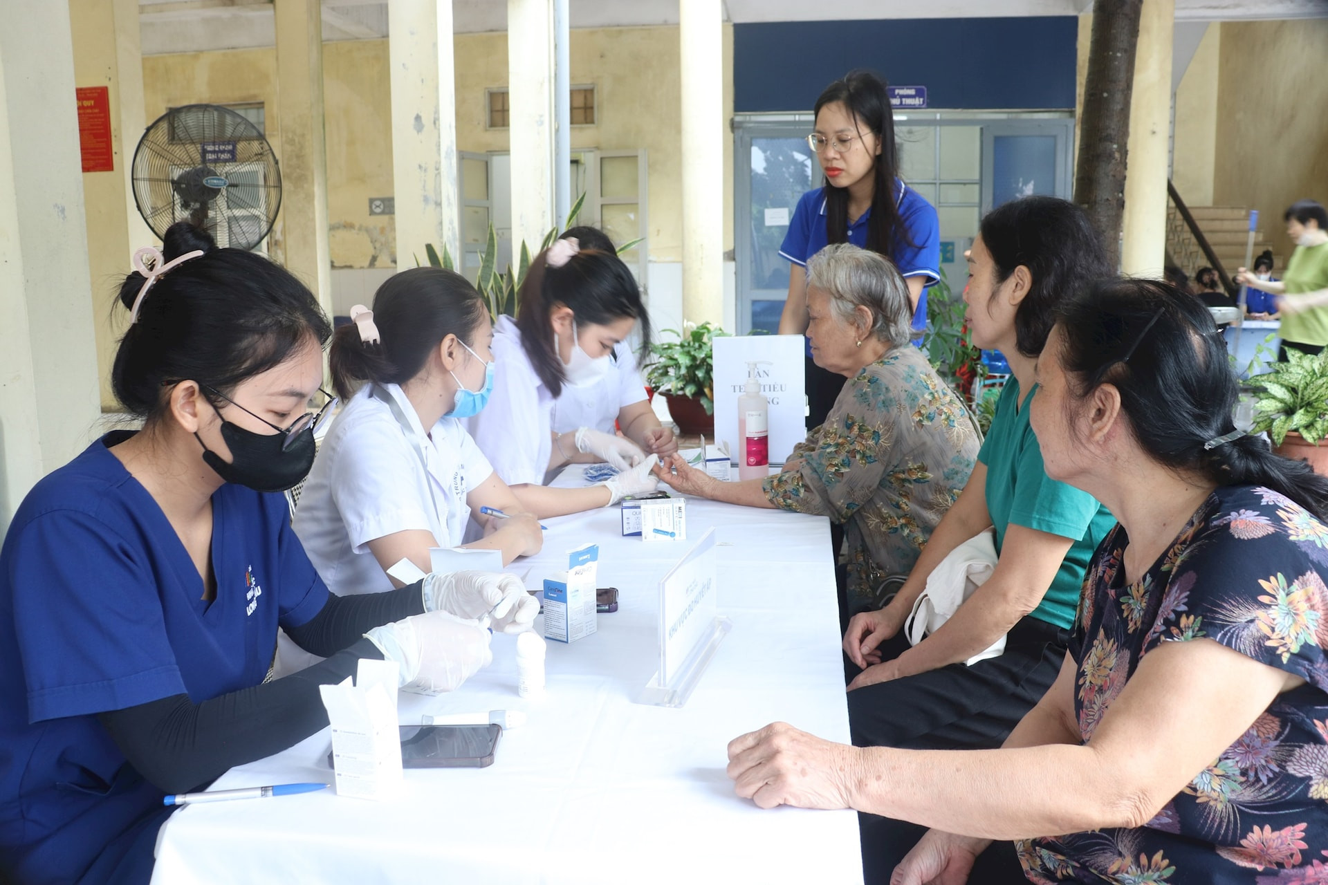 Phường Bạch Mai khảo sát nhu cầu việc làm của người cao tuổi, mở rộng kết nối cung - cầu lao động trên địa bàn