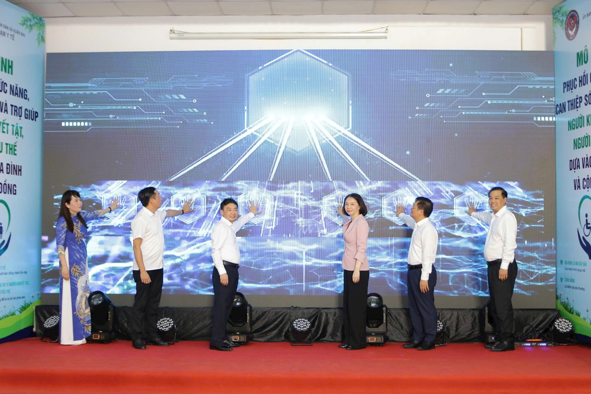 Hà Nội phát huy vai trò của y tế cơ sở trong trợ giúp người khuyết tật, người yếu thế