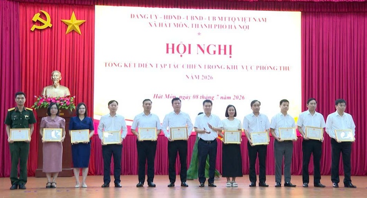 Xã Hát Môn nâng cao năng lực khu vực phòng thủ sau diễn tập, khen thưởng nhiều tập thể, cá nhân xuất sắc