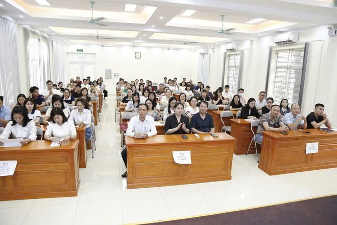 Khai giảng lớp bồi dưỡng nhận thức về Đảng khóa IV năm 2026, bồi dưỡng nguồn phát triển đảng viên trẻ