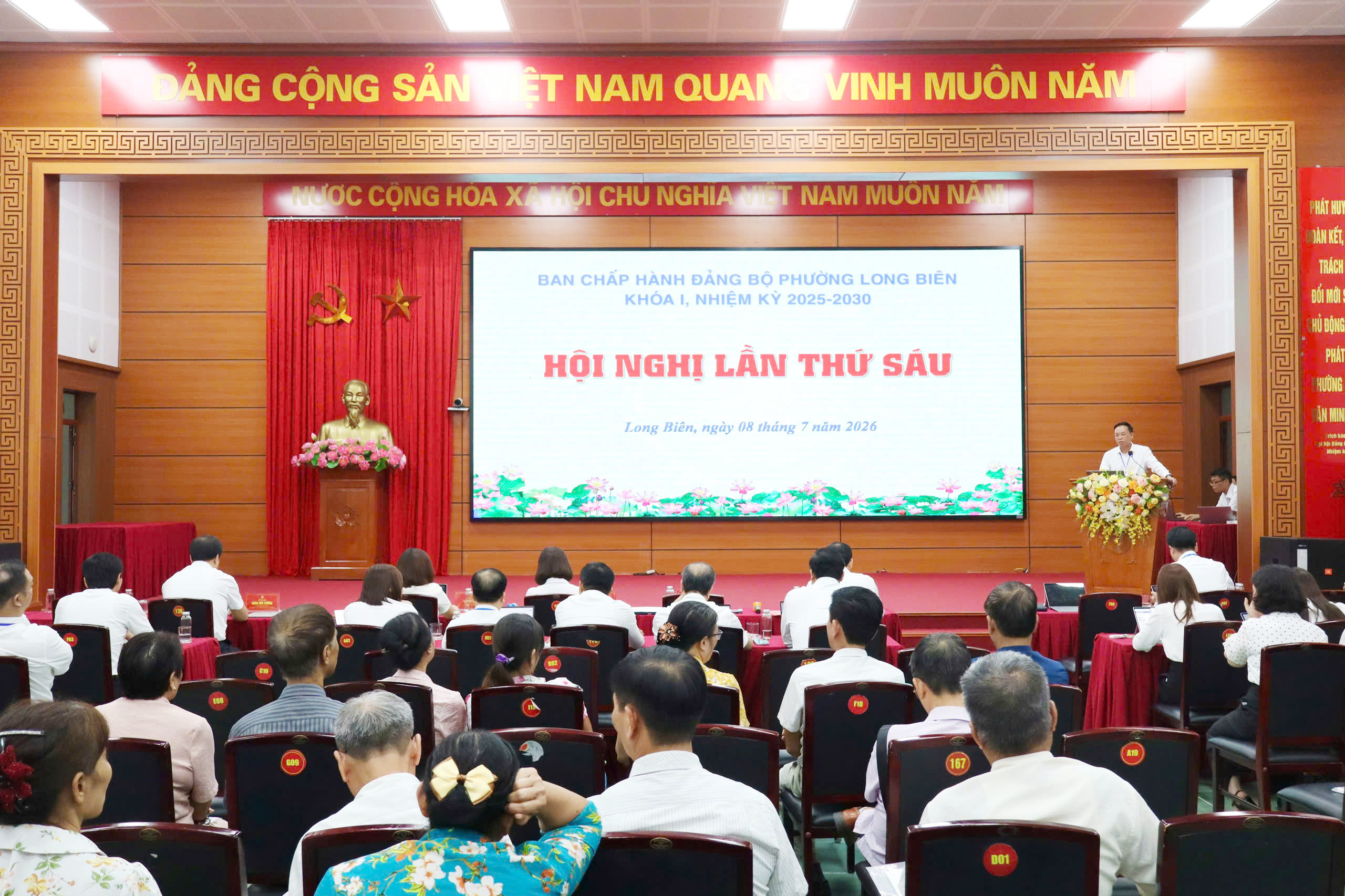 Đảng bộ phường Long Biên quyết tâm bứt phá 6 tháng cuối năm, đẩy mạnh chuyển đổi số và hoàn thành các mục tiêu phát triển