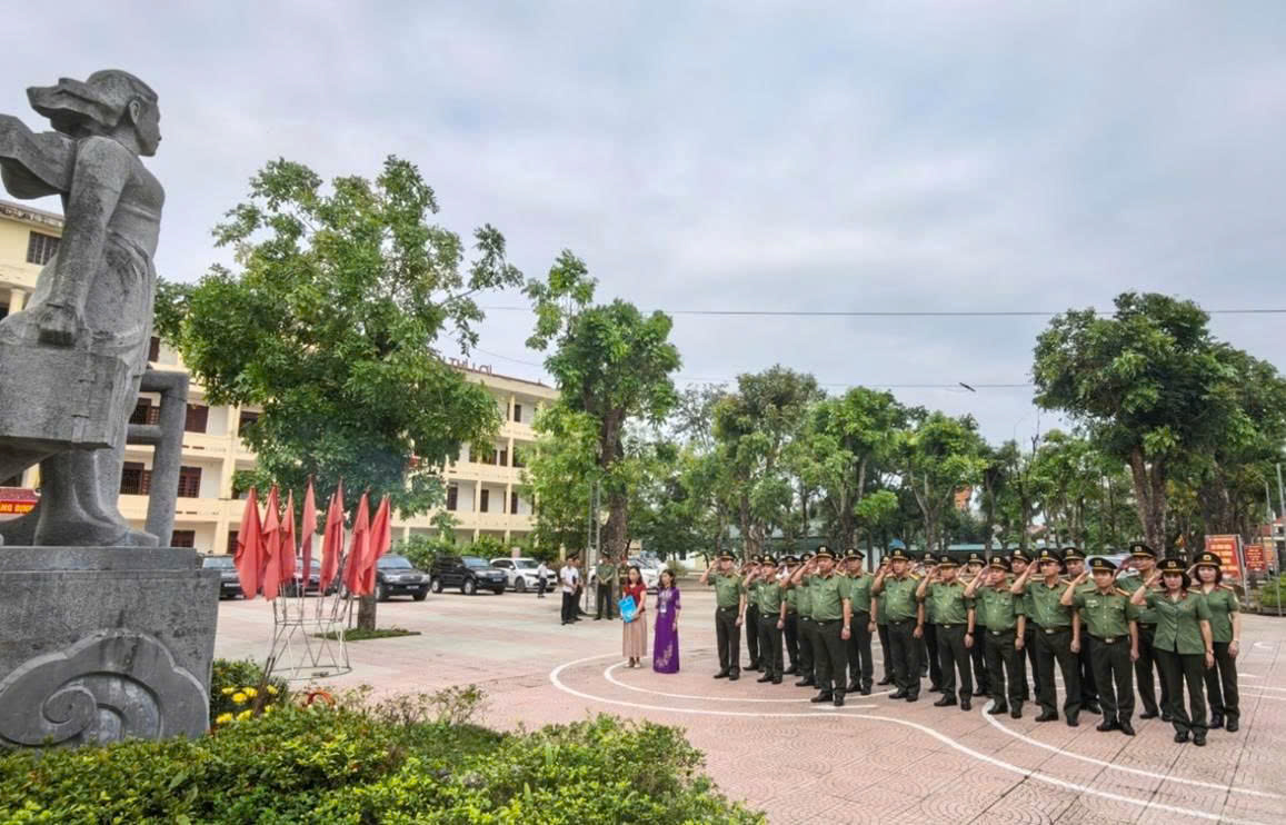 Công an thành phố Hà Nội về nguồn, tri ân Anh hùng lực lượng vũ trang nhân dân Nguyễn Thị Lợi: Bồi đắp truyền thống 80 năm lực lượng An ninh nhân dân
