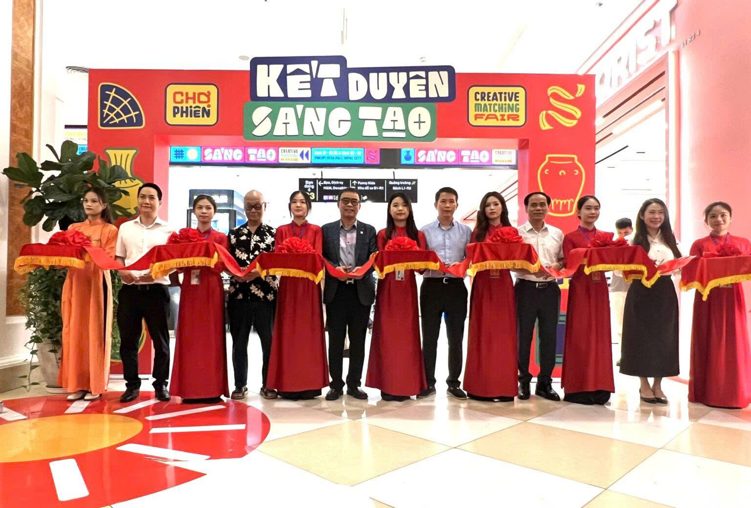 Hà Nội kết nối nghệ nhân, nhà thiết kế để đánh thức sức sống mới cho di sản làng nghề