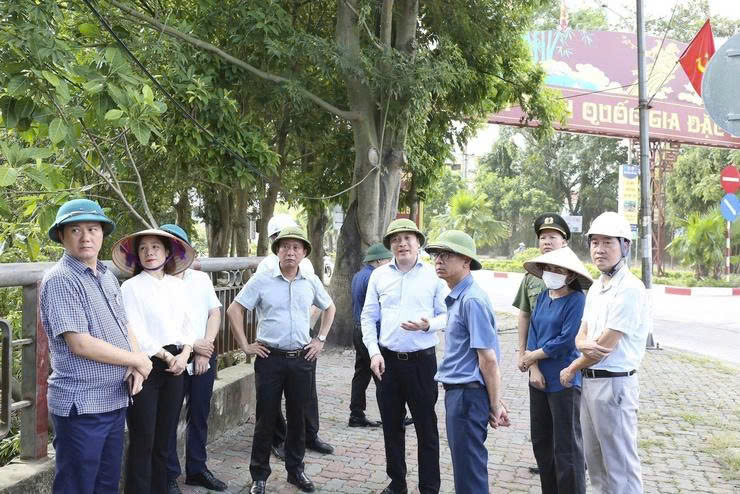 Xã Sóc Sơn kiểm tra tiến độ giải phóng mặt bằng hai dự án trọng điểm trên địa bàn