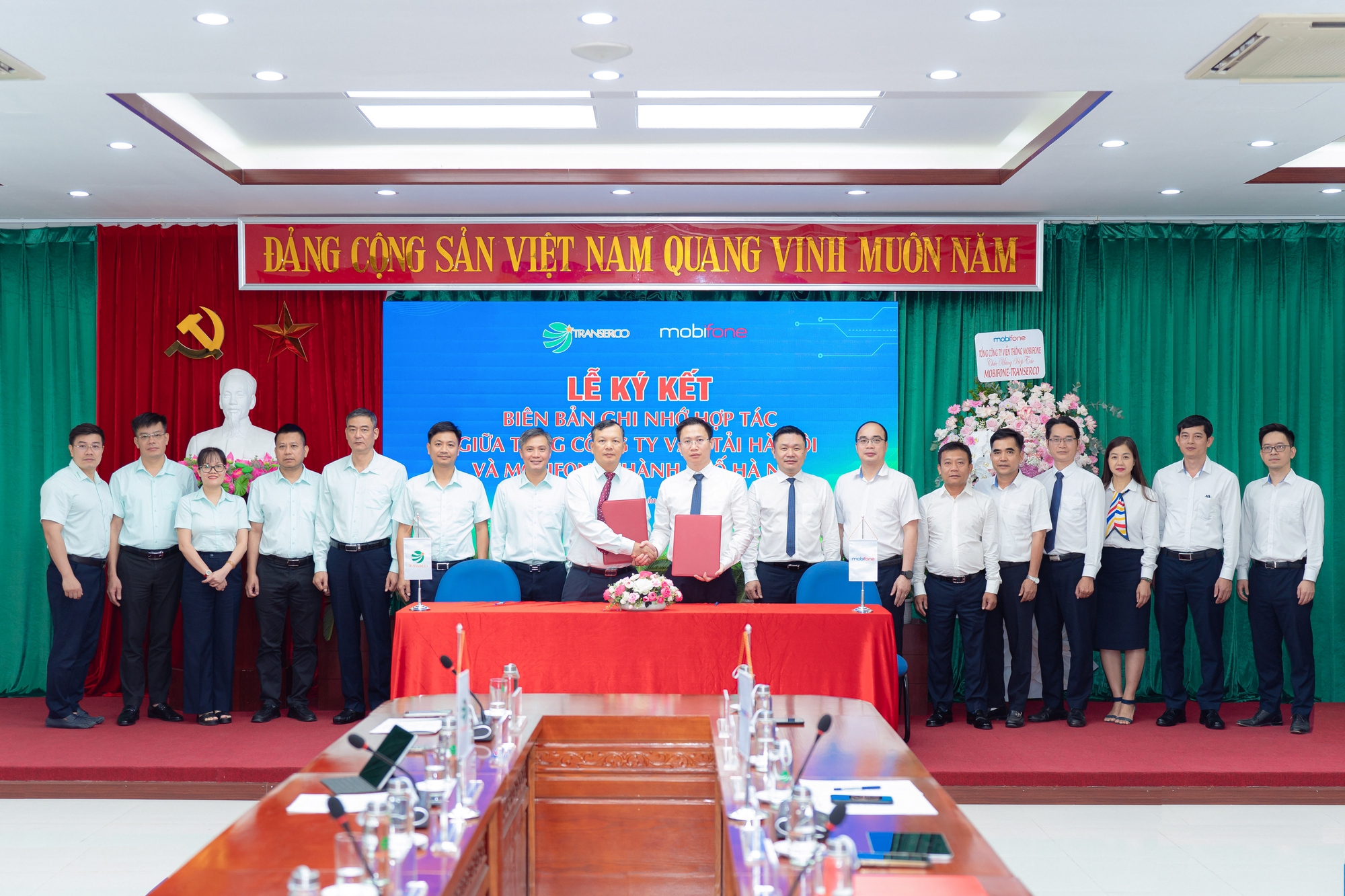 Hà Nội: Transerco và MobiFone Hà Nội ký kết hợp tác chiến lược, tăng tốc chuyển đổi số trong vận tải hành khách công cộng