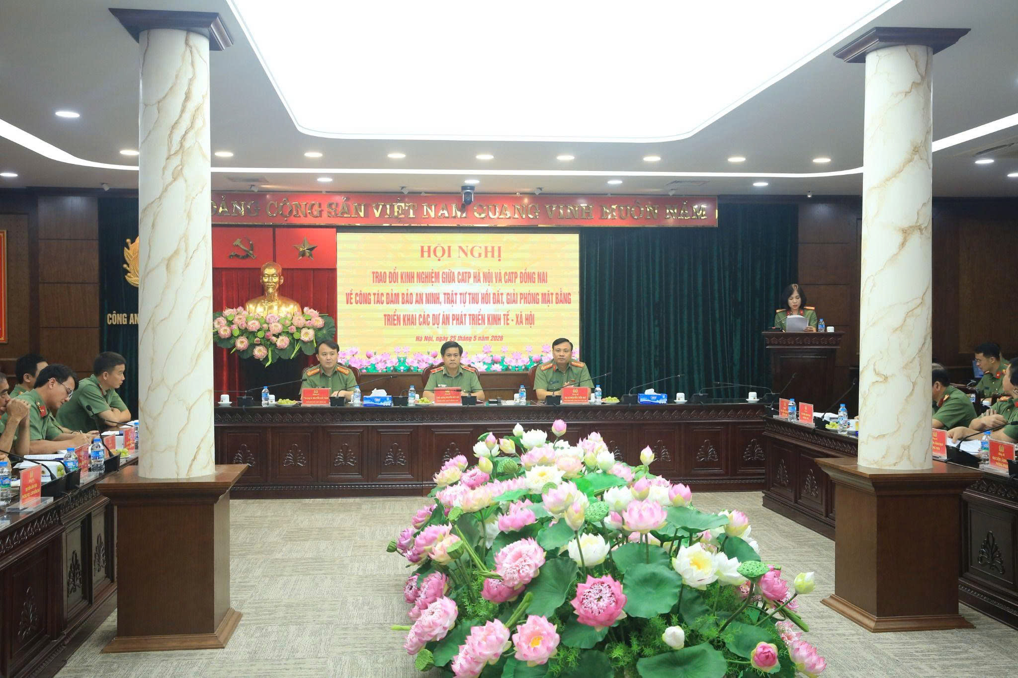 CATP Hà Nội chia sẻ kinh nghiệm giữ vững an ninh, trật tự trong giải phóng mặt bằng với CATP Đồng Nai