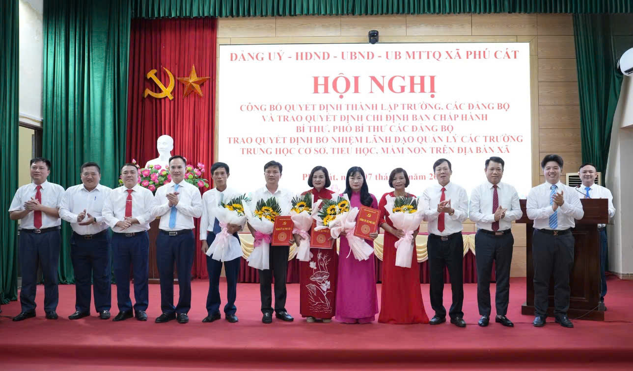 Xã Phú Cát kiện toàn hệ thống trường học, đưa 5 Đảng bộ mới vào hoạt động