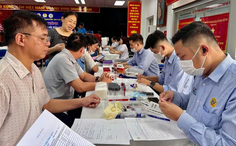 Phường Hai Bà Trưng chăm lo sức khỏe người lao động bằng chương trình khám miễn phí thiết thực