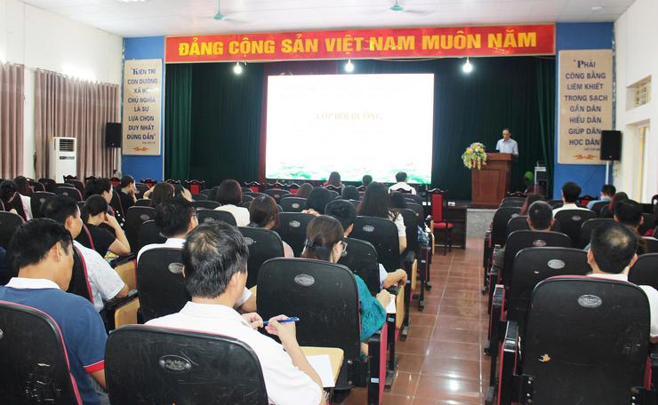 Nâng cao chất lượng đội ngũ cán bộ qua lớp bồi dưỡng nghiệp vụ công tác Đảng