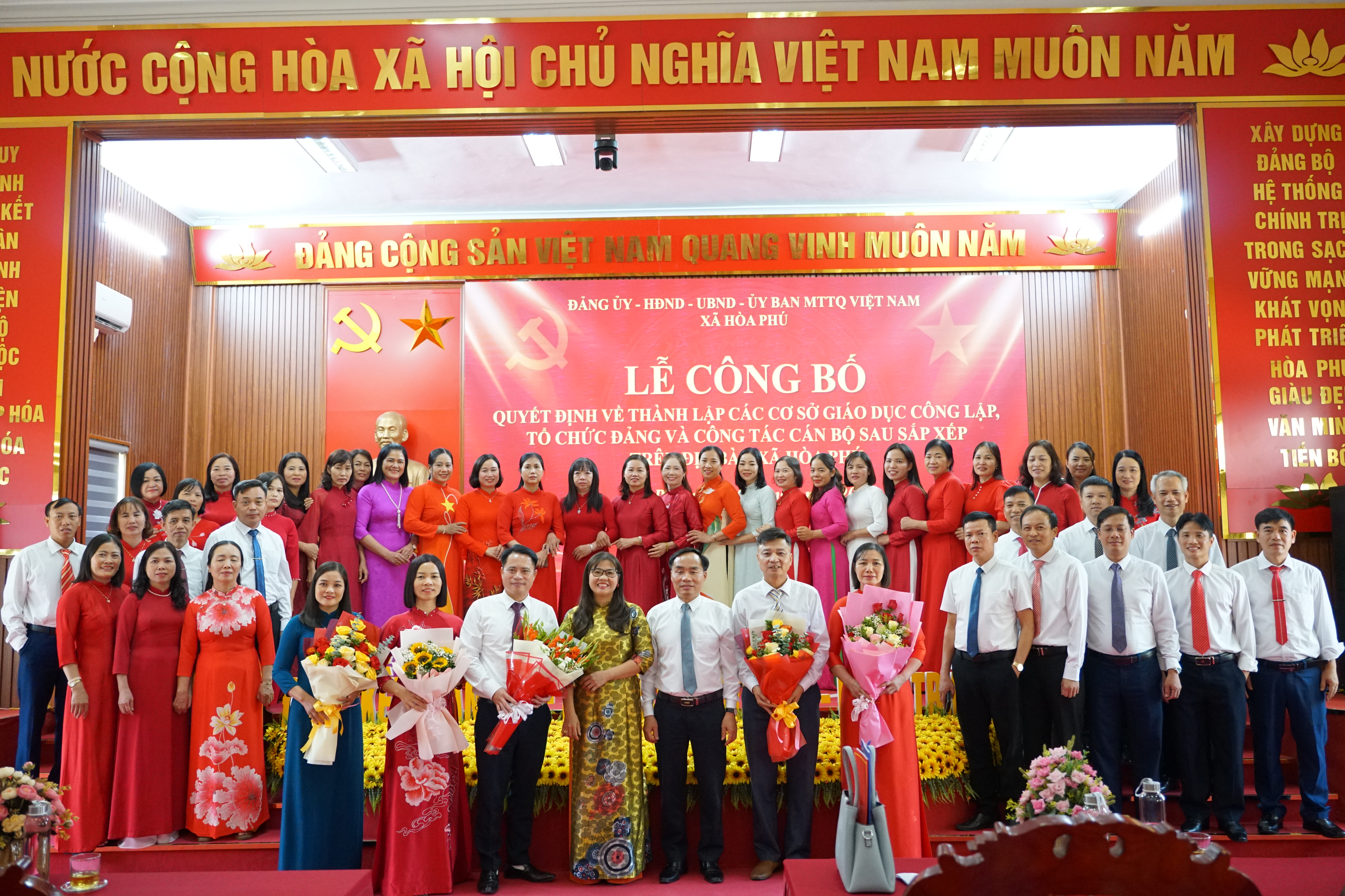 Xã Hòa Phú đồng bộ sắp xếp trường học, kiện toàn tổ chức Đảng và đội ngũ quản lý