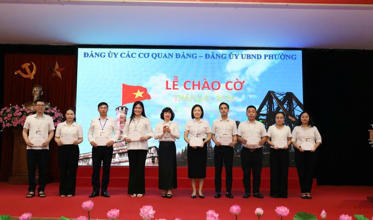 Phường Bồ Đề siết kỷ cương công vụ, nâng cao hiệu quả thực thi nhiệm vụ