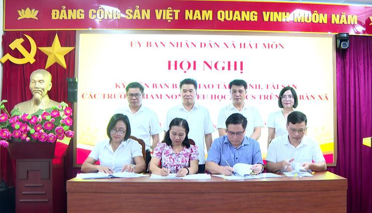 Xã Hát Môn siết chặt bàn giao tài chính, tài sản trường học sau sắp xếp