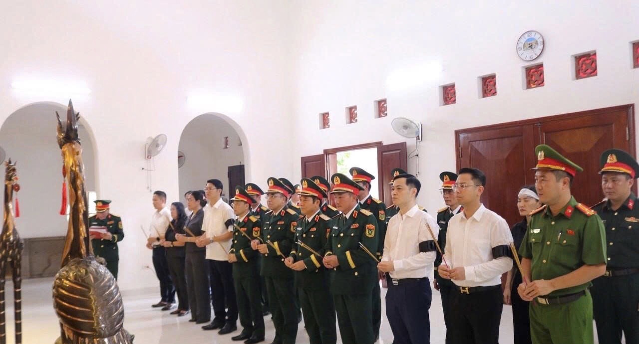 Phường Phú Thượng trang trọng tiễn đưa liệt sĩ Nguyễn Quý Nam về nơi an nghỉ