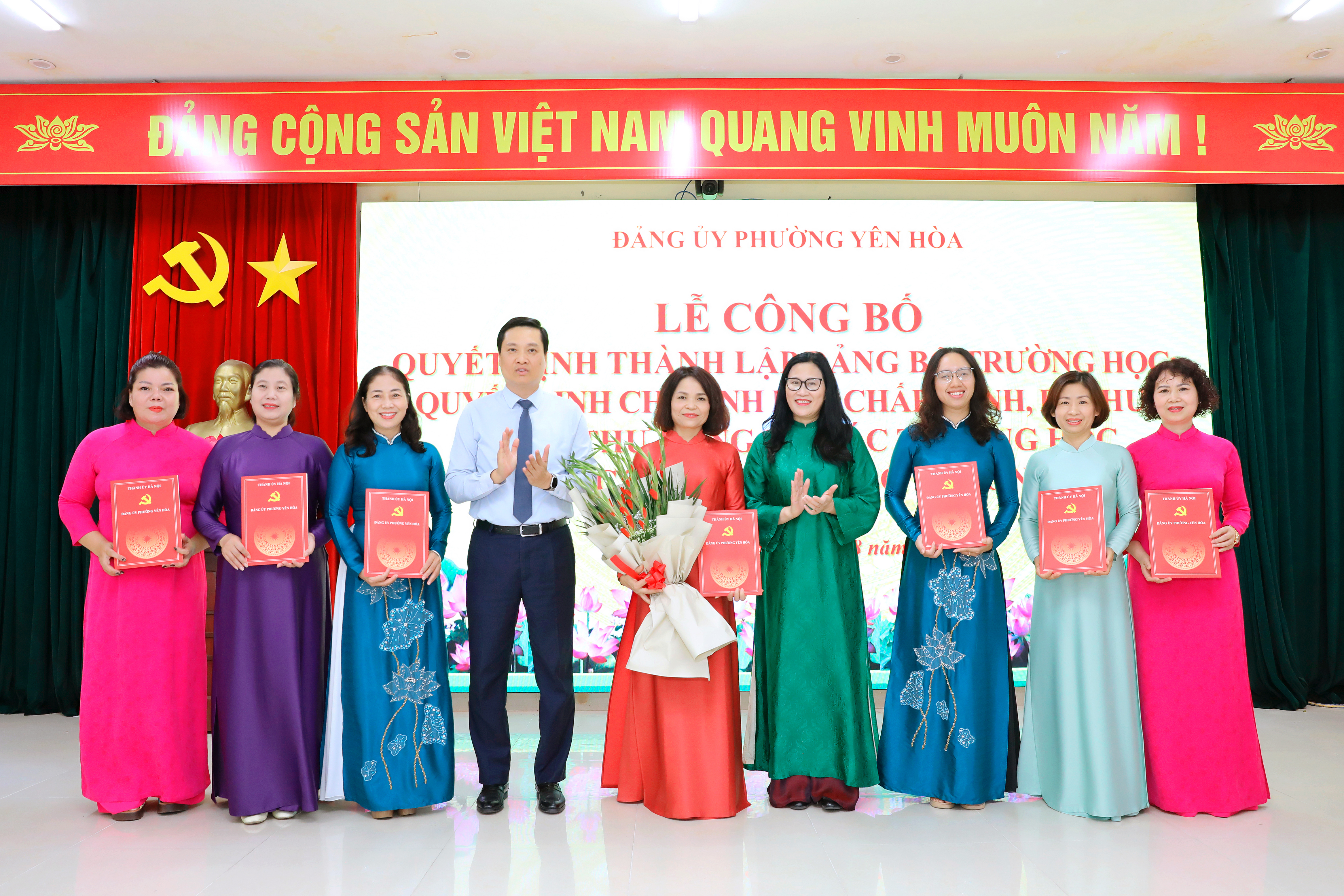Phường Yên Hòa kiện toàn tổ chức Đảng tại 7 trường học sau sắp xếp