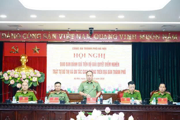 Công an thành phố Hà Nội quyết liệt xử lý điểm nghẽn trật tự đô thị, ùn tắc giao thông