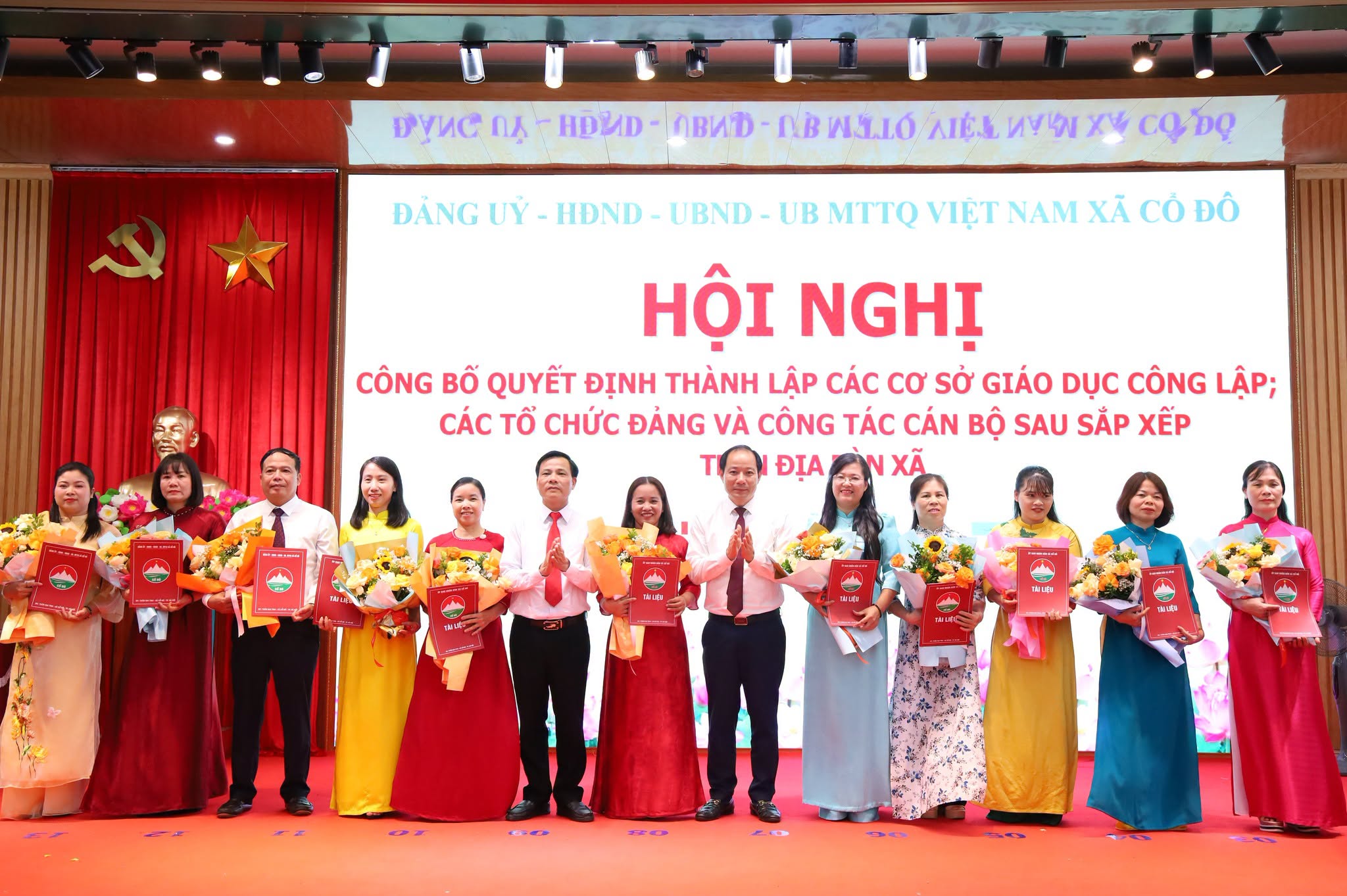 Xã Cổ Đô công bố quyết định thành lập các cơ sở giáo dục công lập và công tác cán bộ sau sắp xếp