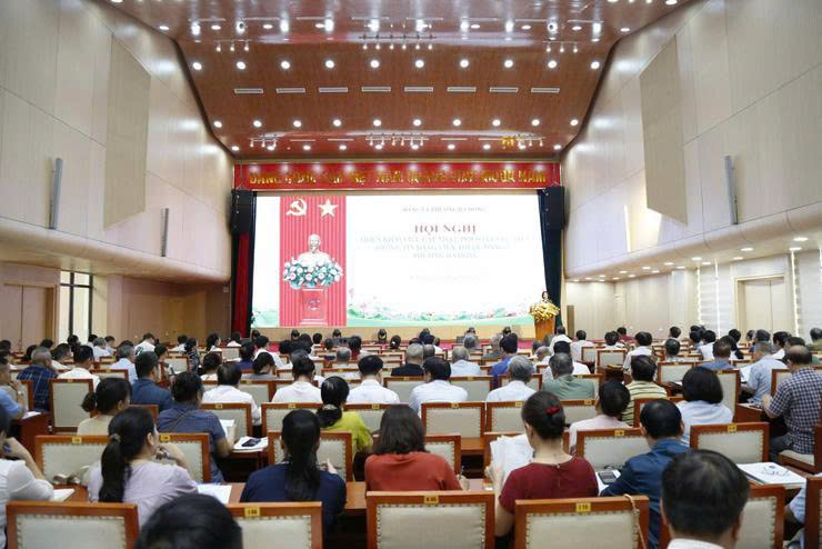 Đảng ủy phường Hà Đông đẩy nhanh chuẩn hóa dữ liệu đảng viên, phục vụ chuyển đổi số trong công tác xây dựng Đảng