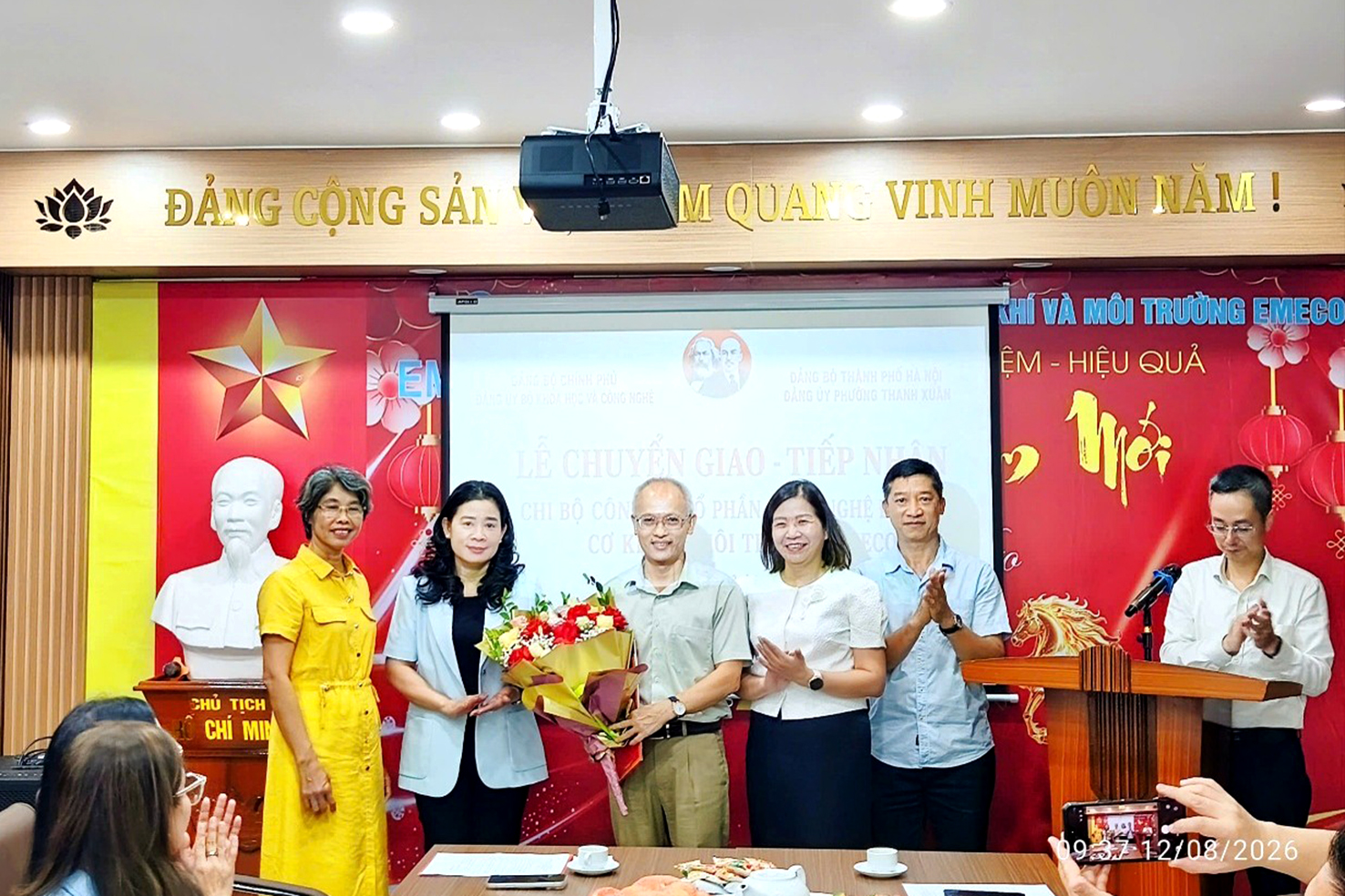 Phường Thanh Xuân tiếp nhận Chi bộ Công ty Cổ phần Công nghệ điện tử, cơ khí và môi trường, tăng cường tổ chức Đảng trong khối doanh nghiệp