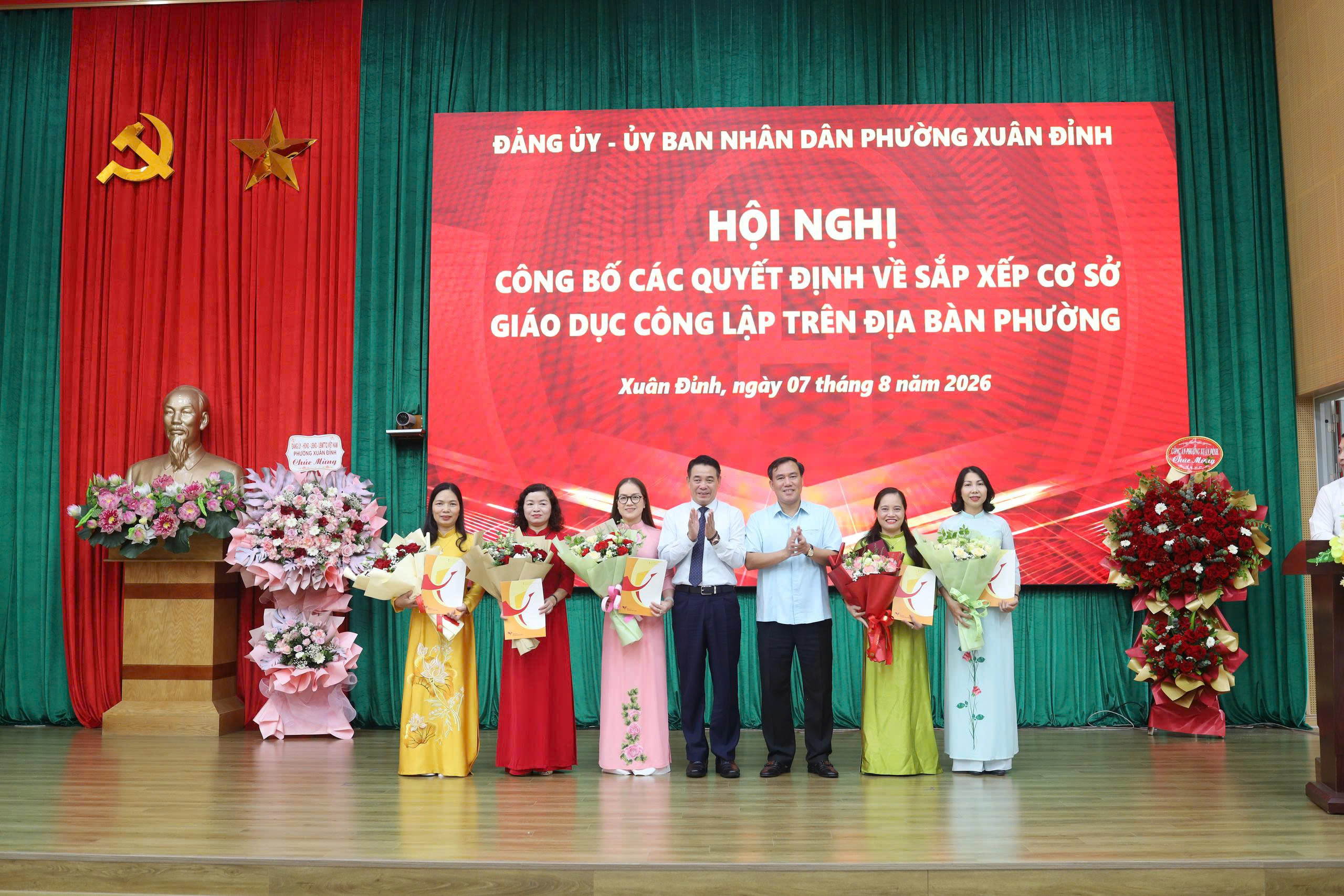 Phường Xuân Đỉnh công bố các quyết định thành lập cơ sở giáo dục công lập, tổ chức Đảng và công tác cán bộ sau sắp xếp các trường mầm non