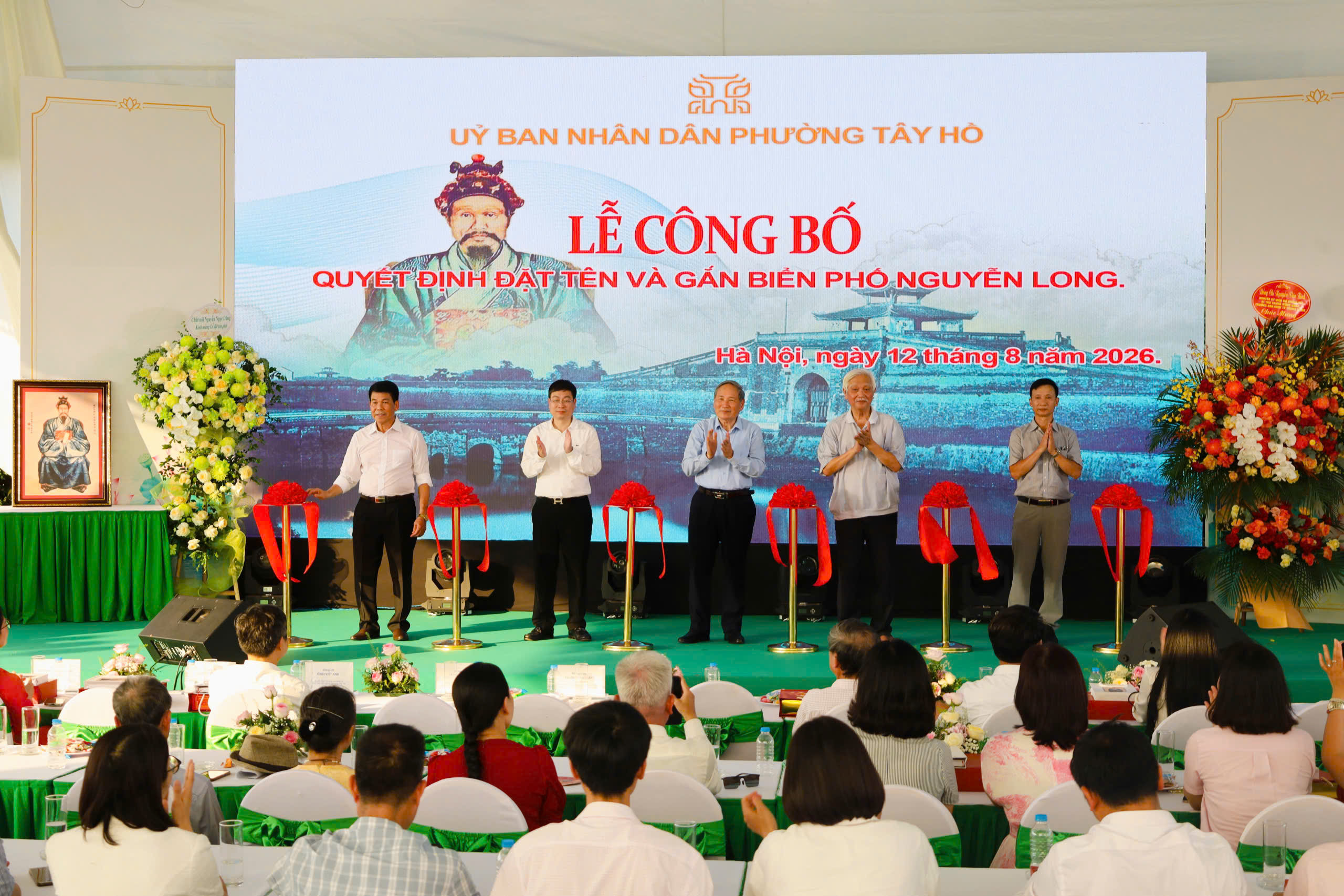 Phường Tây Hồ gắn biển tên phố Nguyễn Long