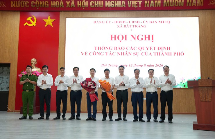 Xã Bát Tràng kiện toàn Bí thư Đảng ủy, tạo động lực cho chặng đường phát triển mới