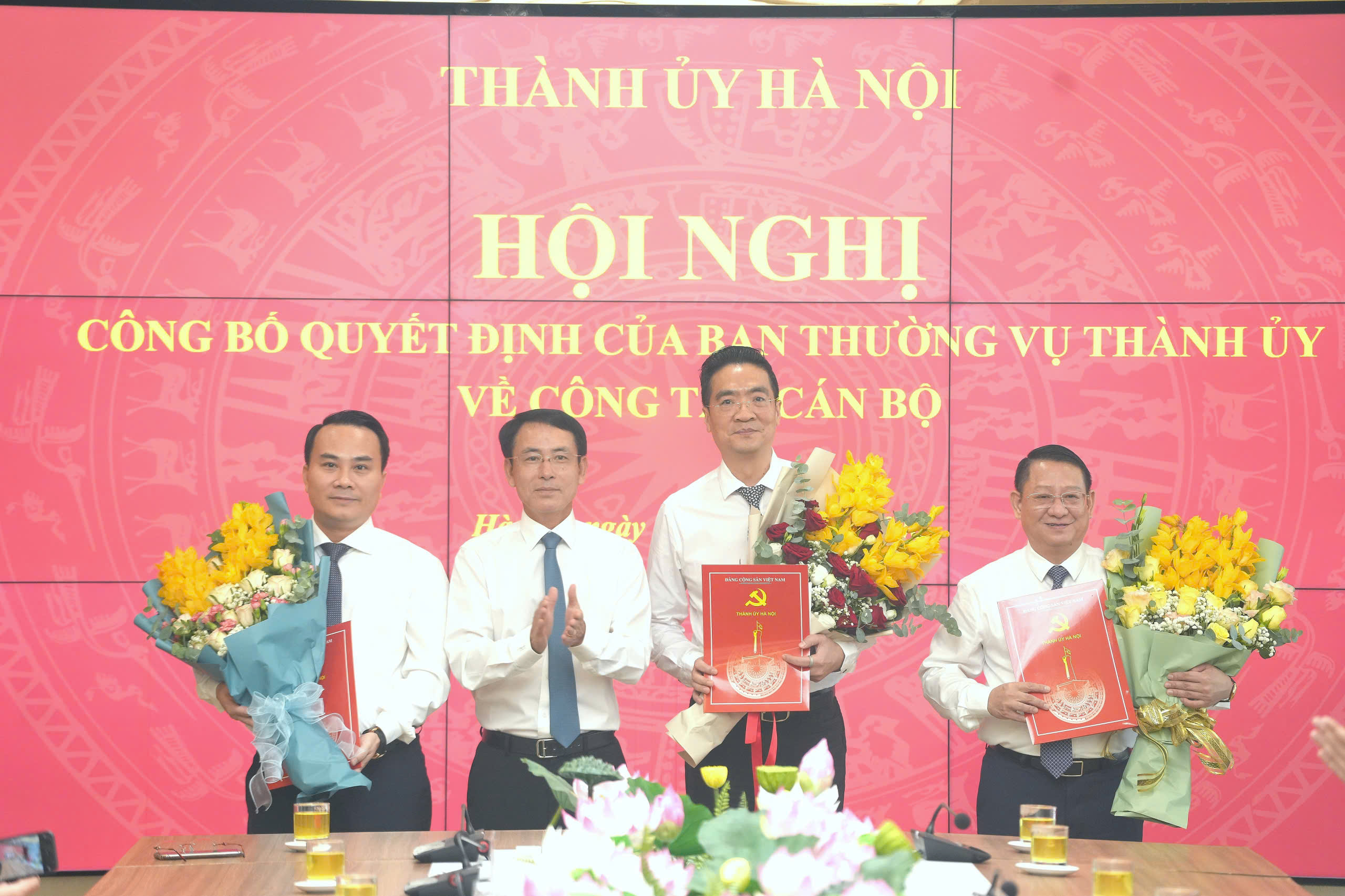 Công bố các quyết định của Ban Thường vụ Thành ủy Hà Nội về công tác cán bộ