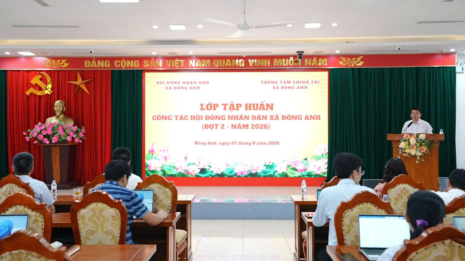Xã Đông Anh nâng cao năng lực số cho đại biểu HĐND trong phương thức quản trị mới
