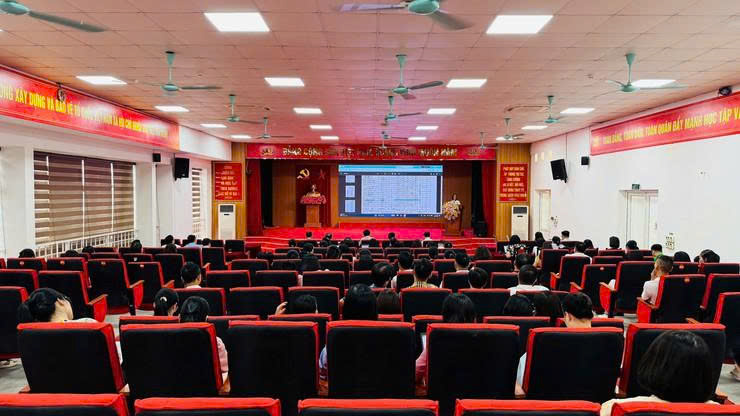 Phường Xuân Phương nâng chất lượng quản trị và đánh giá cán bộ