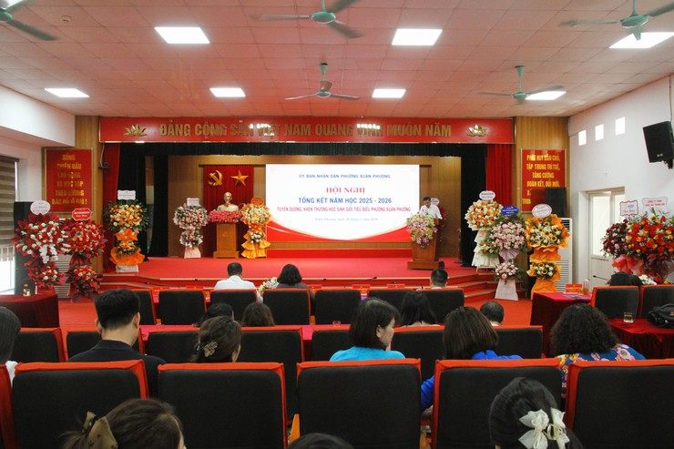 Phường Xuân Phương tạo đà nâng cao chất lượng giáo dục, vinh danh 103 học sinh tiêu biểu