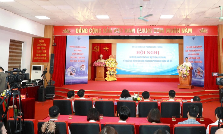 Phường Xuân Phương ra mắt mô hình truyền thông trực tuyến, giải đáp kịp thời thủ tục hành chính