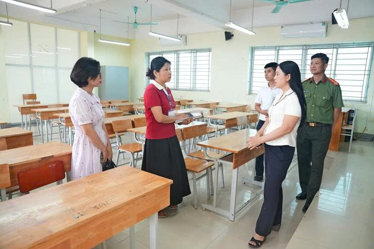 Phường Sơn Tây rà soát toàn diện 3 điểm thi, bảo đảm kỳ thi diễn ra an toàn, nghiêm túc, đúng quy chế