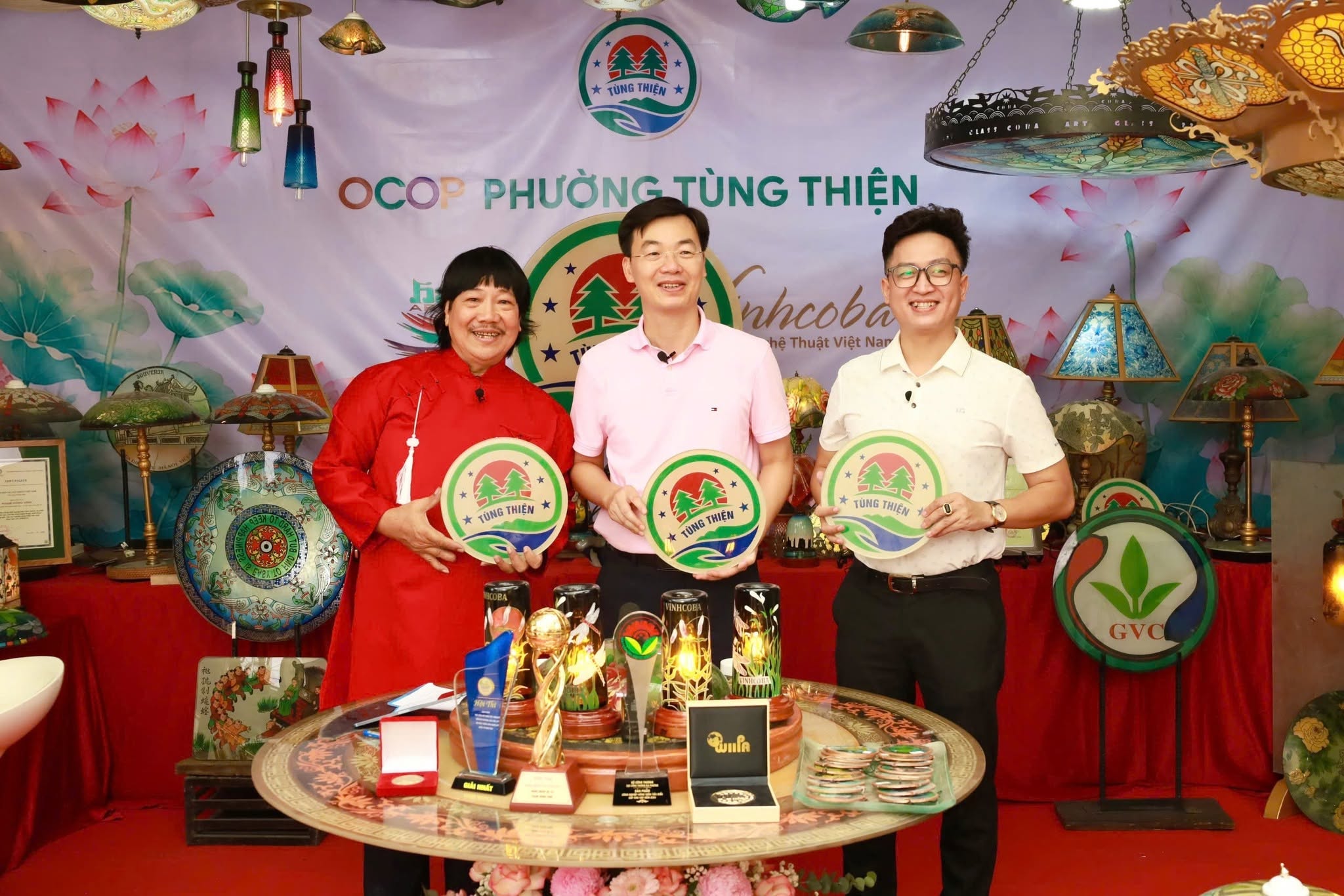 Phường Tùng Thiện mở rộng không gian số, đưa tinh hoa tranh kính đến gần công chúng