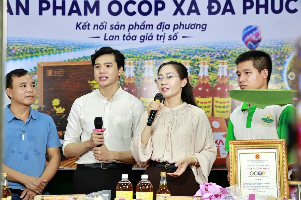 Xã Đa Phúc livestream quảng bá, kết nối tiêu thụ sản phẩm OCOP trên nền tảng số