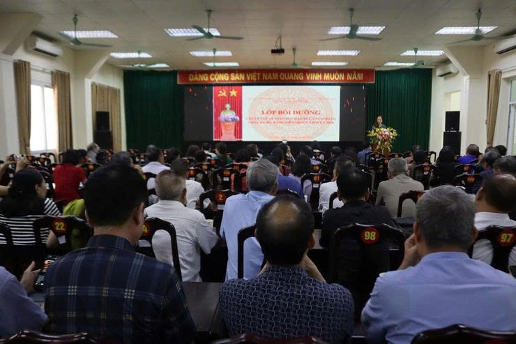 Phường Từ Liêm bồi dưỡng đạo đức cách mạng, nâng cao trách nhiệm cán bộ trong giai đoạn mới