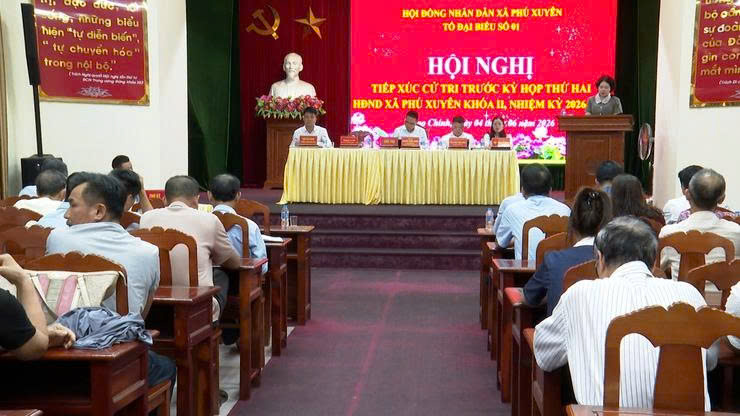 Cử tri xã Phú Xuyên kiến nghị đẩy nhanh cấp giấy chứng nhận quyền sử dụng đất, bố trí tái định cư