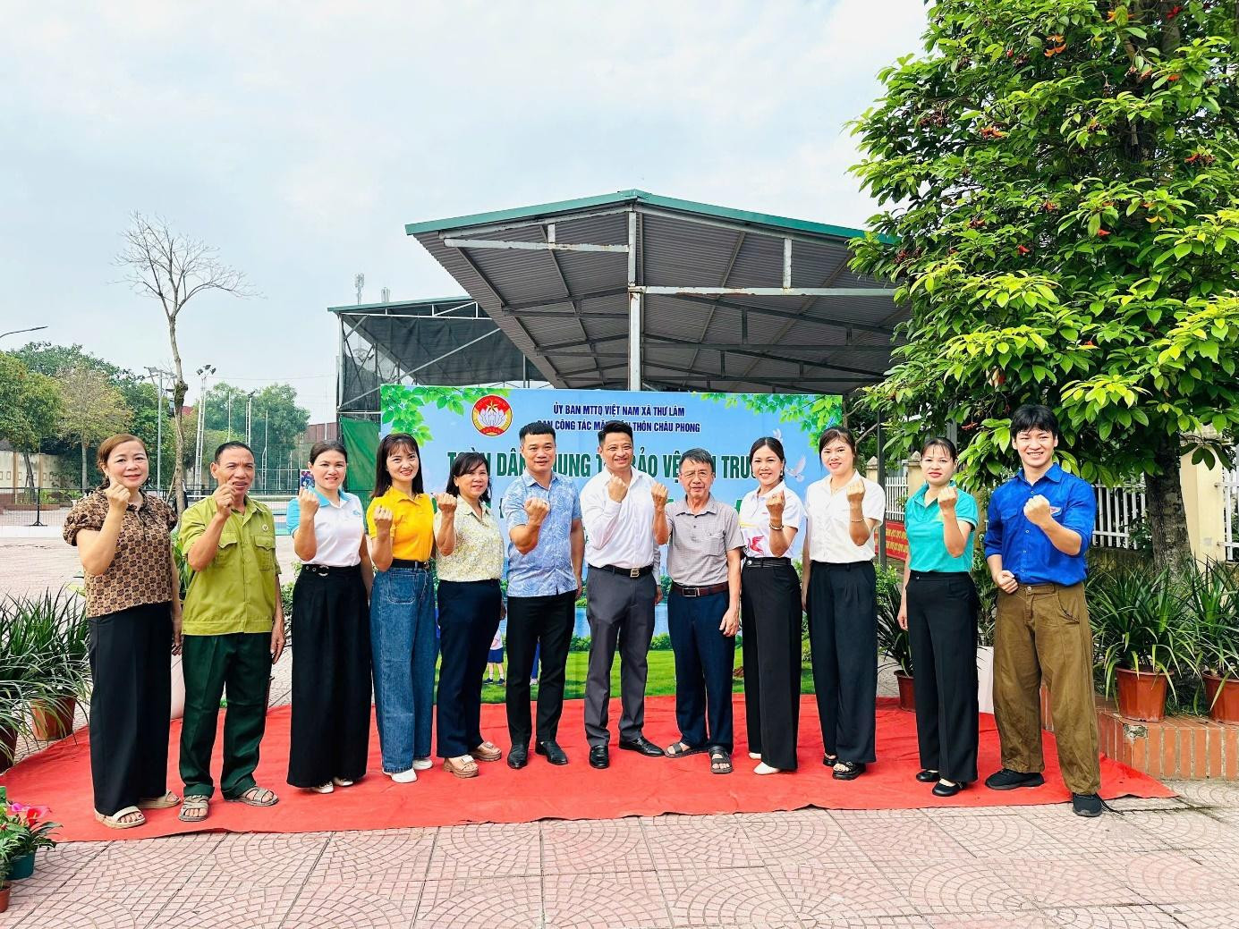 Xã Thư Lâm đồng loạt ra quân, lan tỏa hành động vì môi trường xanh - sạch - đẹp