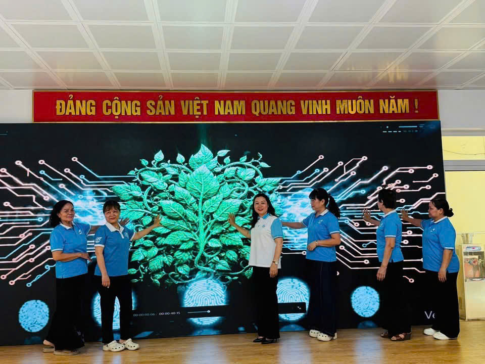 Phường Nghĩa Đô lan tỏa dấu ấn phụ nữ số, kiến tạo những không gian xanh từ cộng đồng