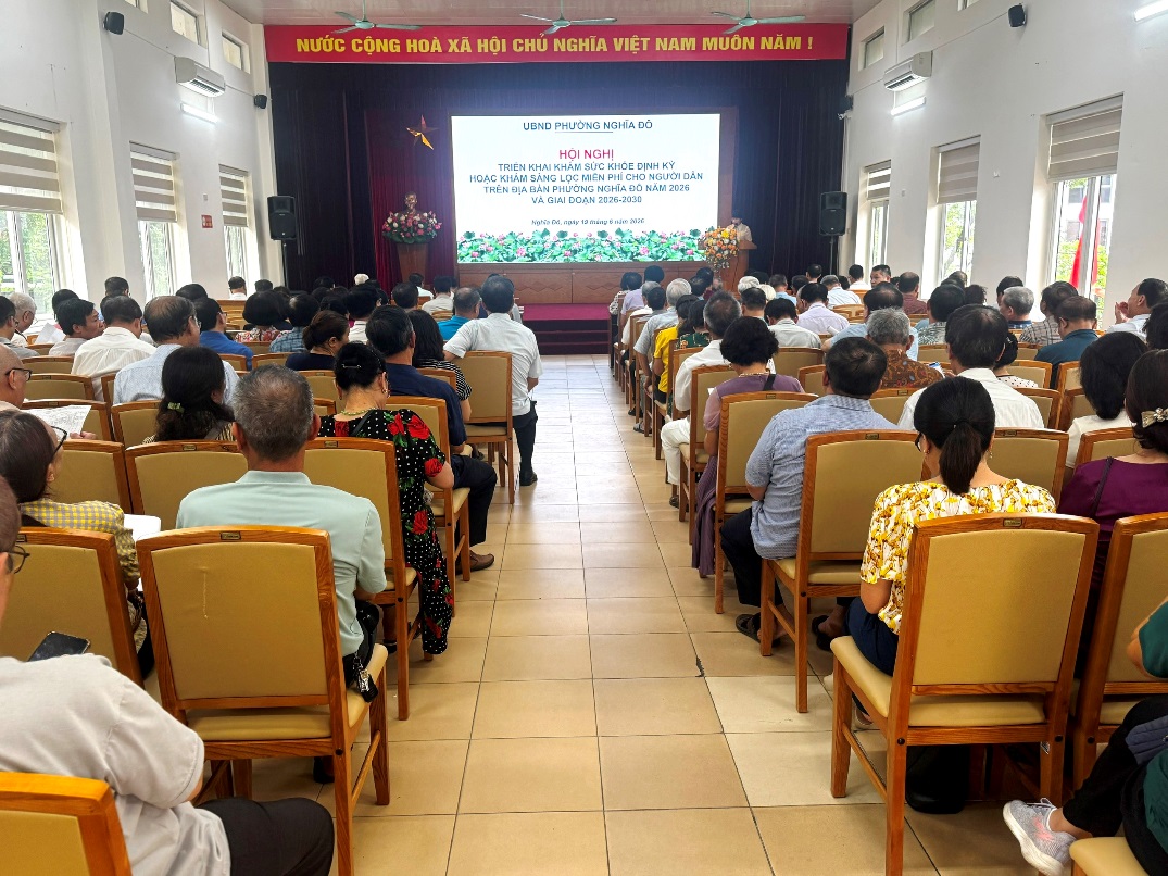 Phường Nghĩa Đô triển khai khám sức khỏe miễn phí hằng năm cho người dân đến năm 2030