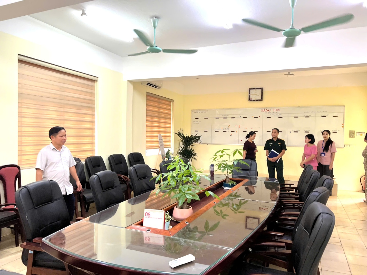 Phường Nghĩa Đô rà soát từng điểm phục vụ Kỳ thi tốt nghiệp THPT năm 2026
