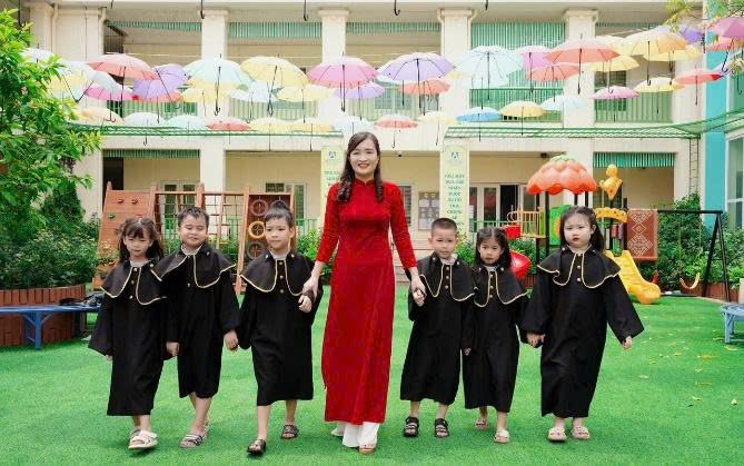 Cô giáo Lê Thị Hoài - người gieo những “hạt mầm” yêu thương dưới mái trường Mầm non Hoa Sữa, phường Định Công
