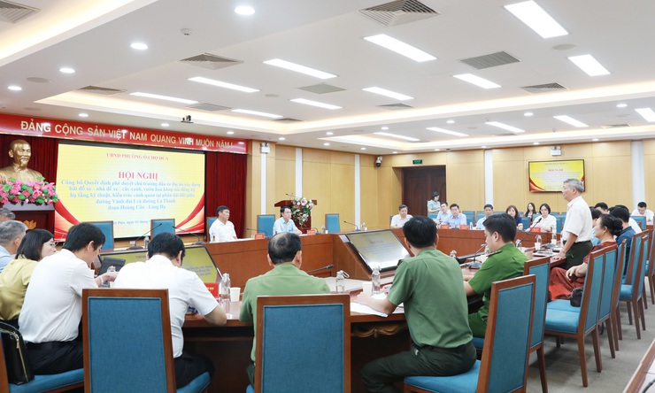 Công bố Quyết định phê duyệt chủ trương đầu tư Dự án xây dựng bãi đỗ xe - nhà để xe, cây xanh, vườn hoa, kiến tạo không gian đô thị đồng bộ