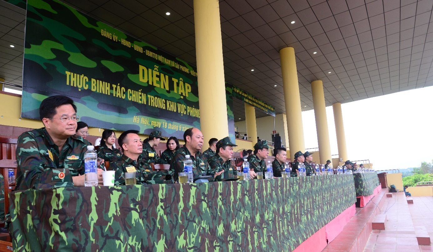 Các xã Tây Phương, Kiều Phú, Hát Môn tổng duyệt diễn tập thực binh khu vực phòng thủ
