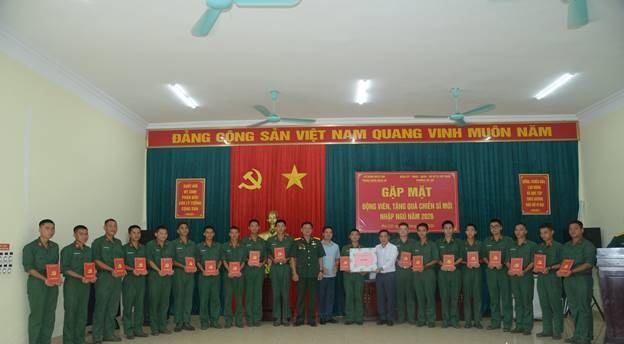 Phường Đại Mỗ tiếp sức cho tân binh vững vàng rèn luyện trong môi trường quân ngũ