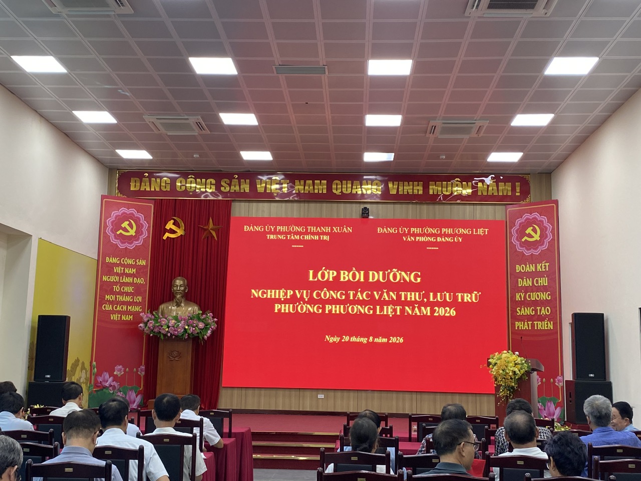 Phường Phương Liệt bồi dưỡng nghiệp vụ văn thư, lưu trữ cho cán bộ cơ sở